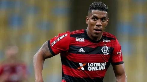 Santos avalia a contratação de Berrio, ex-jogador do Flamengo